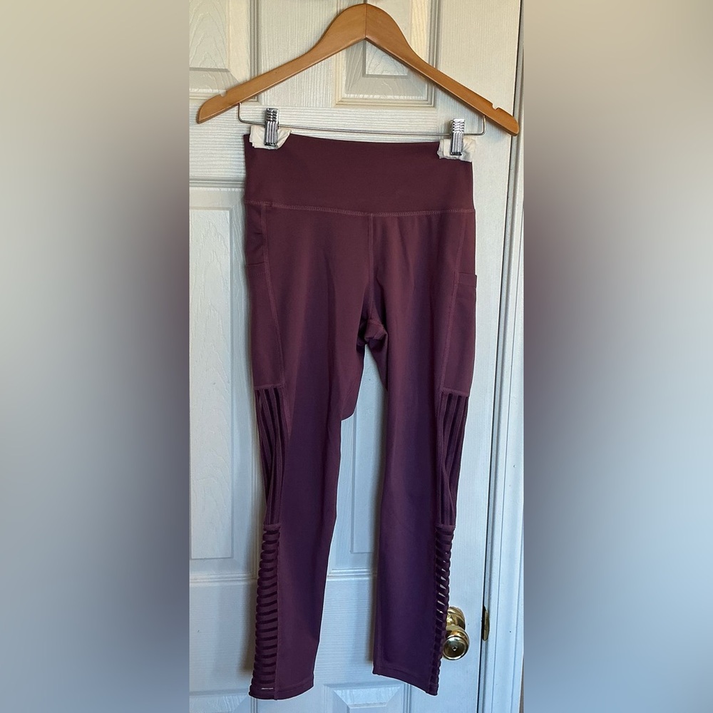 BSP Better Sports Performance Plum High-Waisted Leggings Size M